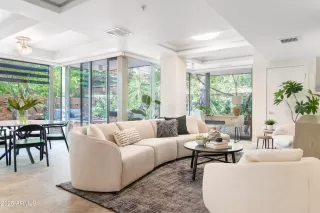 Photo #3: 6868087 Listing 