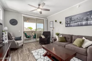 Photo #6: 6868990 Listing 