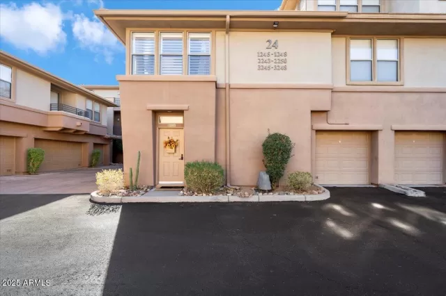 MLS: 6869049 Condo For Sale