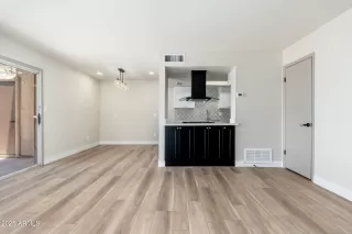 Photo #2: 6869094 Listing