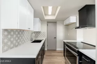 Photo #4: 6869094 Listing