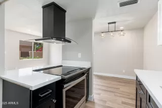 Photo #6: 6869094 Listing