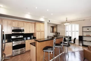 Photo #5: 6869198 Listing