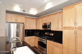 Photo #6: 6869198 Listing