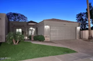 More Details about MLS # 6869240 : 7596 N VIA DE LA SIESTA