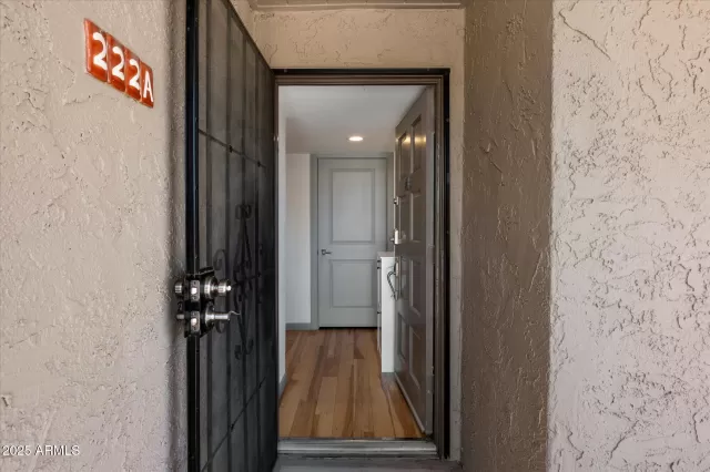 MLS: 6869268 Condo For Sale