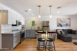 Photo #1: 6869268 Listing