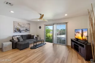 Photo #4: 6869268 Listing