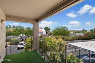 Photo #6: 6869268 Listing