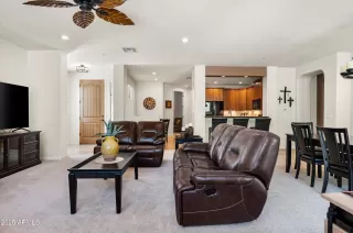 Photo #6: 6869353 Listing 