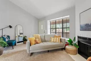 Photo #4: 6869495 Listing 