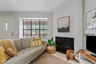 Photo #5: 6869495 Listing 