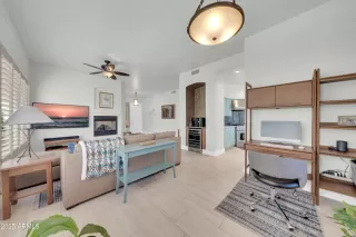 Photo #4: 6869713 Listing