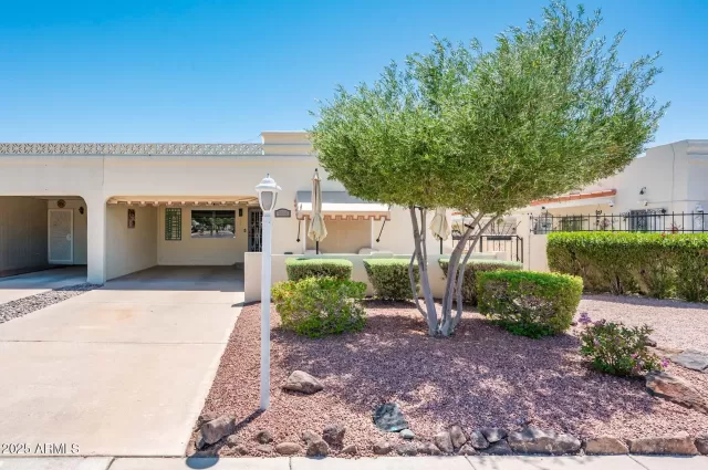 MLS: 6869781 Condo For Sale