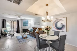 Photo #6: 6869895 Listing