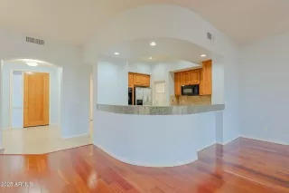 Photo #5: 6870084 Listing