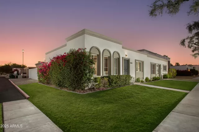 MLS: 6870224 Condo For Sale