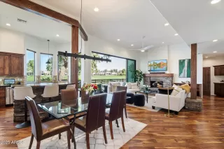 Photo #3: 6870409 Listing