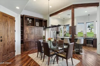 Photo #4: 6870409 Listing