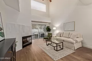 Photo #3: 6870678 Listing