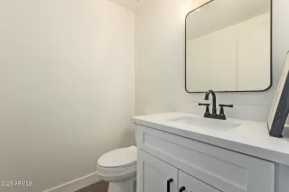 Photo #6: 6870678 Listing