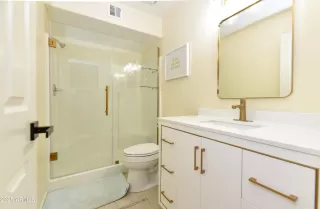 Photo #4: 6870836 Listing
