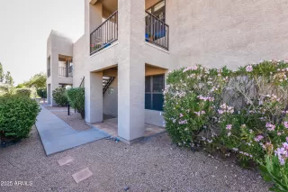 Photo #5: 6870836 Listing