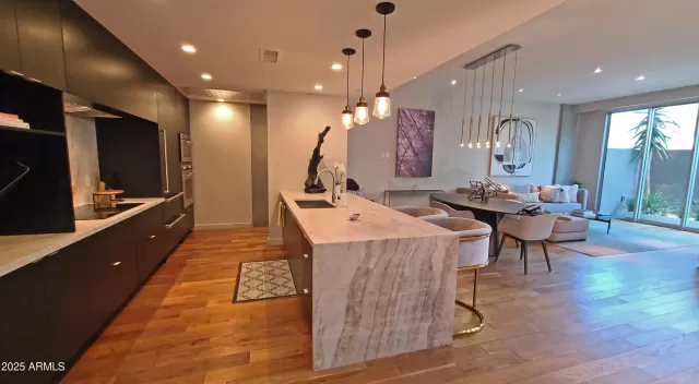 MLS: 6870944 Condo For Sale