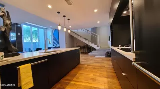 Photo #5: 6870944 Listing 