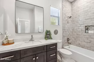 Photo #6: 6871006 Listing