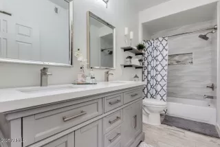 Photo #4: 6871060 Listing