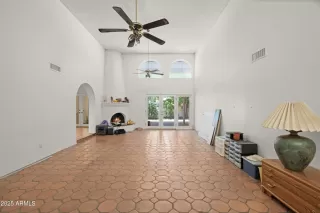 Photo #3: 6871123 Listing