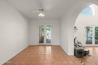 Photo #6: 6871123 Listing