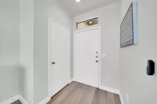 Photo #5: 6871230 Listing