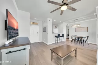 Photo #6: 6871230 Listing