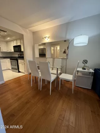 Photo #5: 6871546 Listing