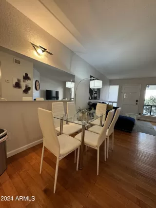 Photo #6: 6871546 Listing