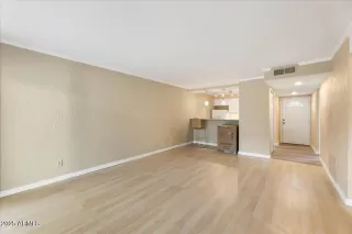 Photo #4: 6871753 Listing