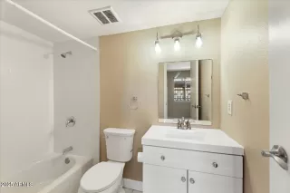 Photo #6: 6871753 Listing