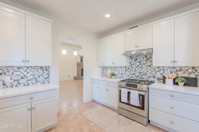 MLS: 6871962 Condo For Sale