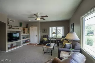 Photo #5: 6871991 Listing