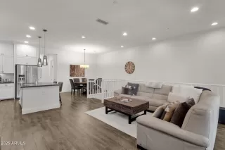 Photo #6: 6872341 Listing