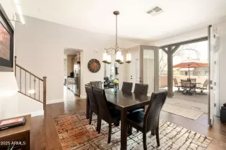 Photo #5: 6872532 Listing