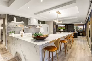 Photo #3: 6872718 Listing