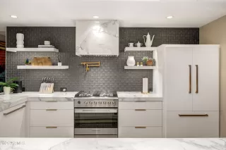 Photo #5: 6872718 Listing