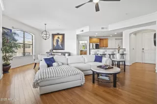 Photo #2: 6872825 Listing 