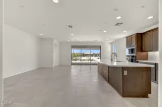 Photo #6: 6872853 Listing