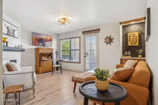 Photo #4: 6872926 Listing