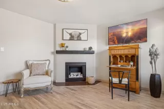 Photo #5: 6872926 Listing