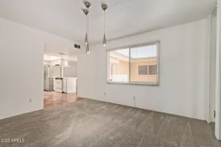 Photo #6: 6873101 Listing